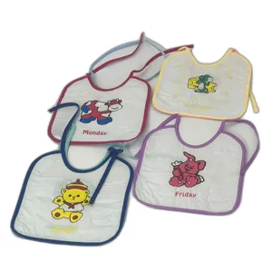 Set 4 Bavete Colorate pentru Copii – Zilele Săptămânii, Impermeabile și Haioase, Protecție Completă la Masă