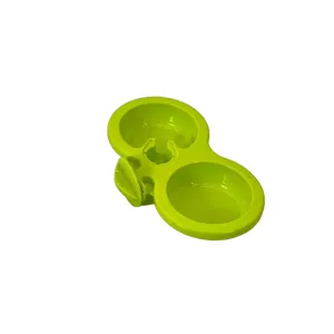 Suport Dublu cu Boluri din Plastic pentru Hrană și Apă – Cu Prindere Ușoară, Ideal pentru Cuștile Animalelor de Companie, Disponibil în Mai Multe Culori
