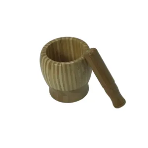 Mojar cu Pistil din Bambus – Model Deschis Natur, Ideal pentru Măcinat Usturoi și Condimente