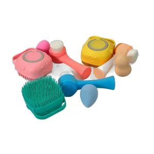 Set 3 Perii Cosmetice pentru Curățarea Tenului – Peri Moi, Design Compact, Diverse Culori, Ideal pentru Igiena Zilnică a Feței