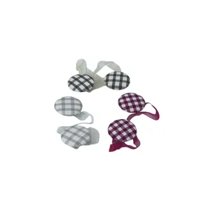 Prindere Magnetică pentru Perdele cu Panglică – 1 Bucata , Design Textil în Carouri, Disponibil în Gri, Gri Închis și Vișiniu