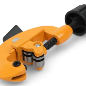 Dispozitiv de Tăiat Țevi 3–28 mm – Instrument Profesional Rezistent și Ergonomic pentru Instalări și Reparații