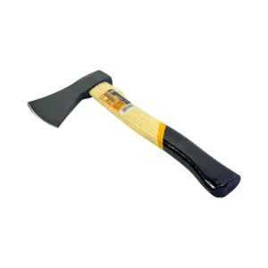 Topor compact pentru tăiere lemn și crengi cu cap metalic curbat și mâner din lemn, greutate 800 g