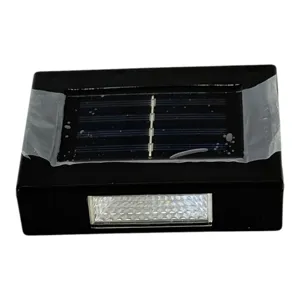 Lumină solară LED pentru exterior cu panou solar integrat – lampă compactă pentru perete/podea