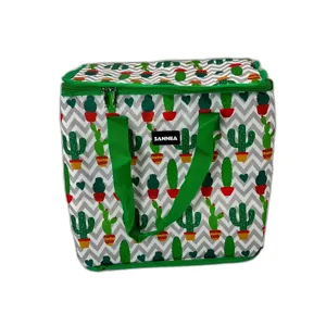 Geantă Termoizolantă SANNEA, Decor Atractiv cu Ananas, Mărime Medie, Design Compact, Material Rezistent, Ideală pentru Păstrarea Alimentelor și Băuturilor la Temperatura Optimă, Perfectă pentru Picnic, Călătorii, Plajă și Birou