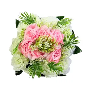 Aranjament floral artificial 25 cm cu trandafiri roz și flori albe, decor masă și interior