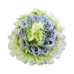 Aranjament floral artificial 35 cm cu trandafiri gri-albaștri și flori albe, decor masă și interior
