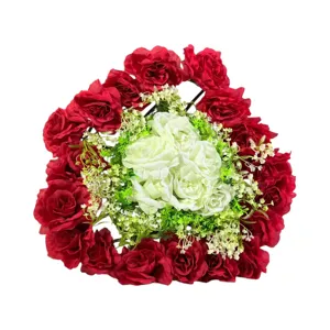 Aranjament floral artificial 35 cm cu trandafiri roșii și flori crem, decor masă și interior