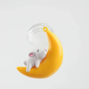 Figurina pentru acvariu iepuras adormit pe luna galbena, decor adorabil pentru acvarii si diorame