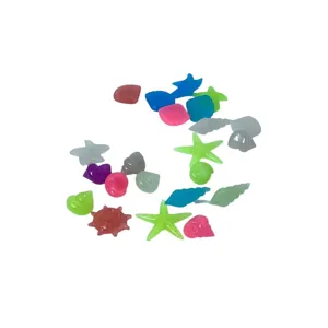 Set Decorativ pentru Acvariu – 20 Piese Scoici, Stele de Mare și Forme Marine Colorate din Plastic