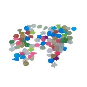 Set Decorativ pentru Acvariu – 100 Piese Scoici, Stele de Mare și Forme Marine Colorate din Plastic