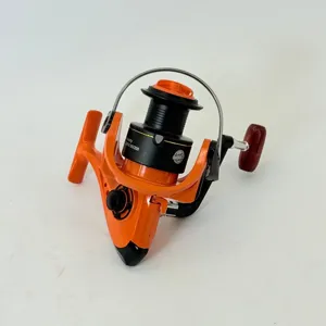 Mulinetă Pescuit Model 5000 – Tambur Metalic, Capacitate Fir 0.25/300 mm, Manivelă cu Mâner Lemn, Sistem Frână Reglabilă, Culoare Portocaliu-Negru