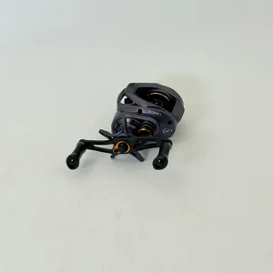 Mulineta Baitcasting SV2000 – Corp Complet Metalic, Raport 7.2:1, Tambur Adânc, Frână Star Drag, Mânere Cauciuc Soft Grip