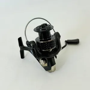 Mulinetă Pescuit Model 6000 – Tambur Metalic Perforat, Design Negru Mat, Frână Frontală Heavy Duty, Capacitate Fir 0.35/310m, Ideală pentru Crap Mare, Feeder și Pescuit la Distanță