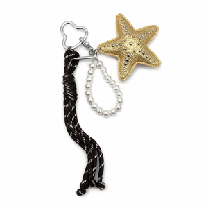 Breloc Decorativ Stea de Mare, Accesoriu pentru Chei, Geantă sau Rucsac, Design Elegant cu Detalii Decorative și Perle Decorative 