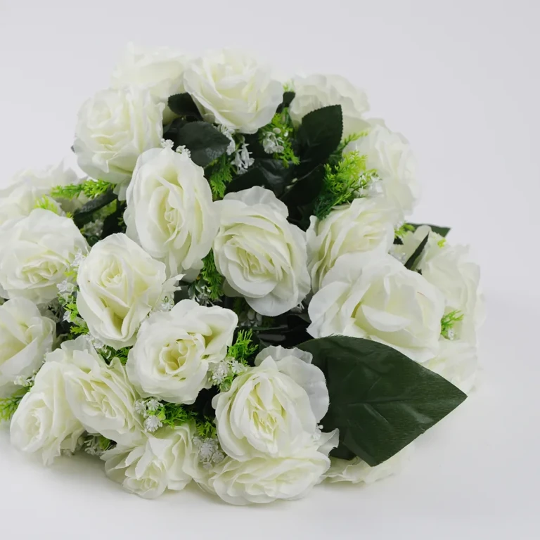 Buchet Trandafiri Artificiali Albi – Eleganță Fără Sfârșit