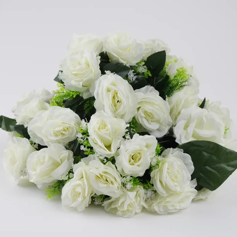 Buchet Trandafiri Artificiali Albi – Eleganță Fără Sfârșit