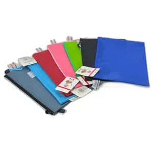 Penar Textil Dreptunghiular cu Fermoar – Format Compact, Culori si Imprimeuri Variate